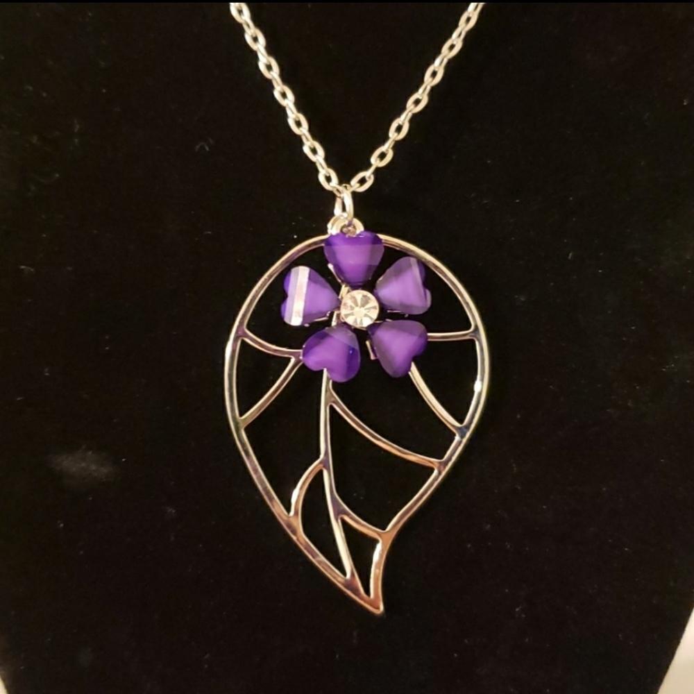 🌻 Flower and Leaf Necklace